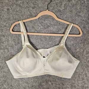 Playtex 18 Hour Silky Soft Smoothing Wireless Bra Sleep Lounge Comfort Size 44B